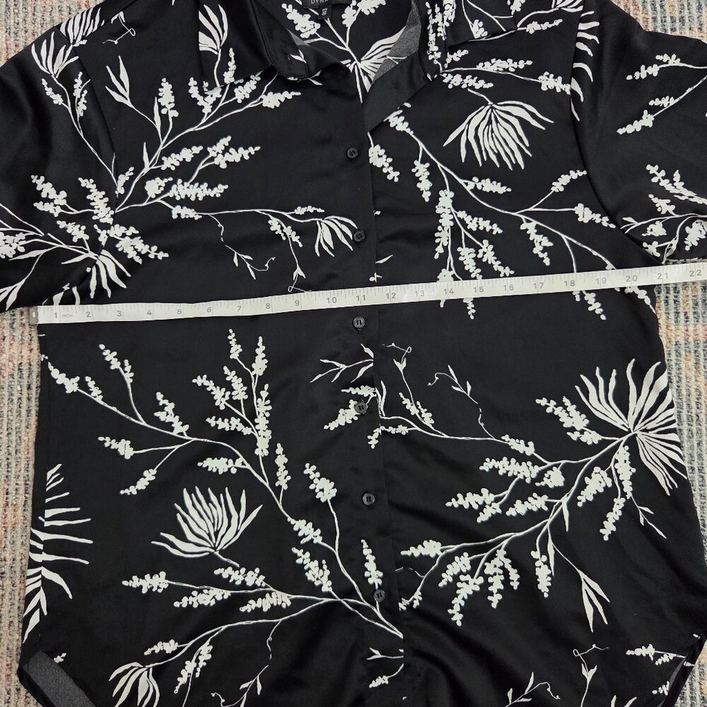 Dynamite Blouse - Picture 5 of 5